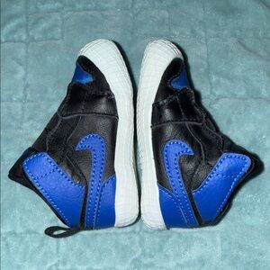 Nike Kids Black and Blue Sneakers